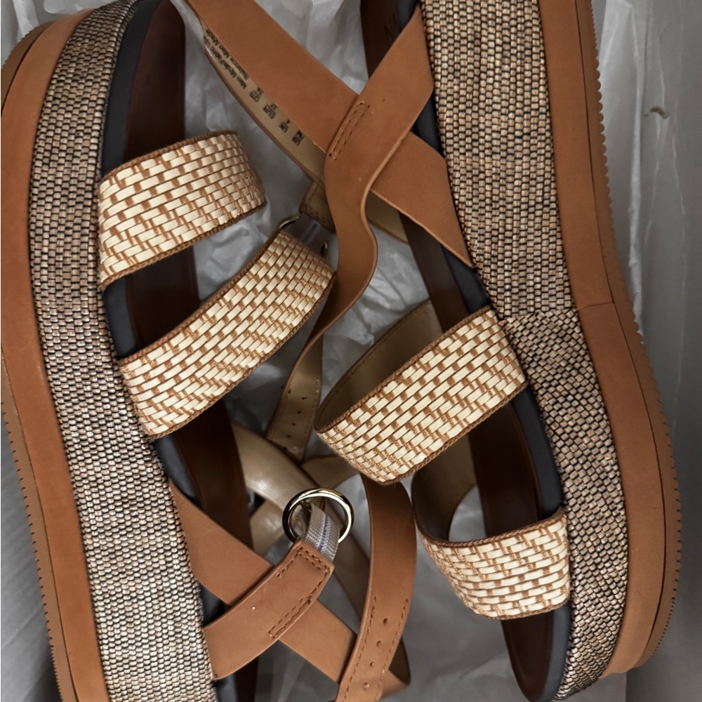 New Naturalizer Tan Brown Sandals with Woven Straps never worn - Picture 2 of 7
